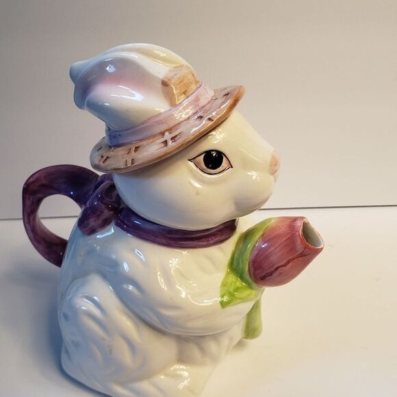 Brinn's White Bunny Rabbit Teapot - Picture 5 of 10